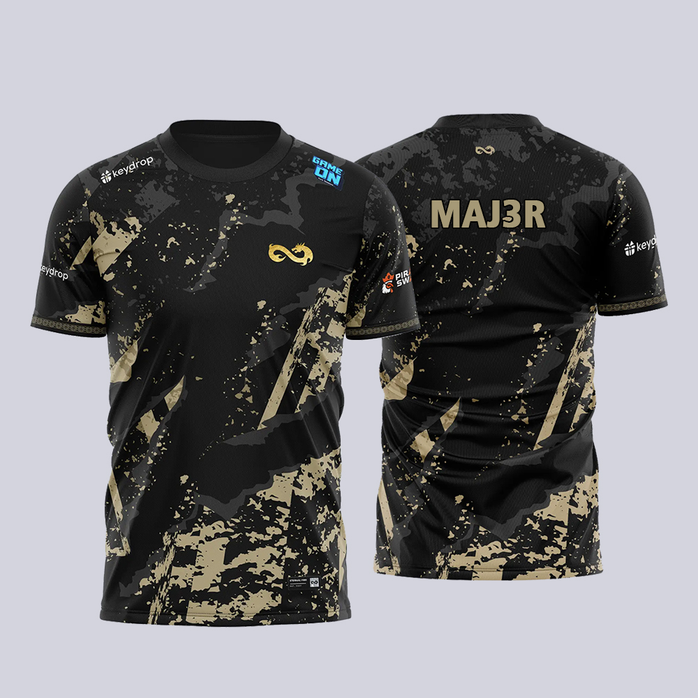 CSGO Esports Team Eternal Fire - Esports Gaming T Shirt recensione e prezzo